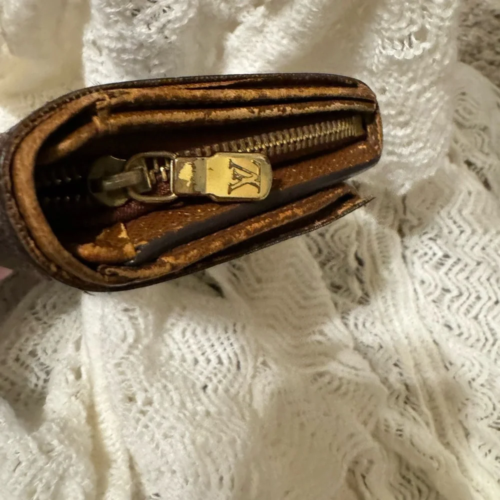 Louis Vuitton Short Wallet